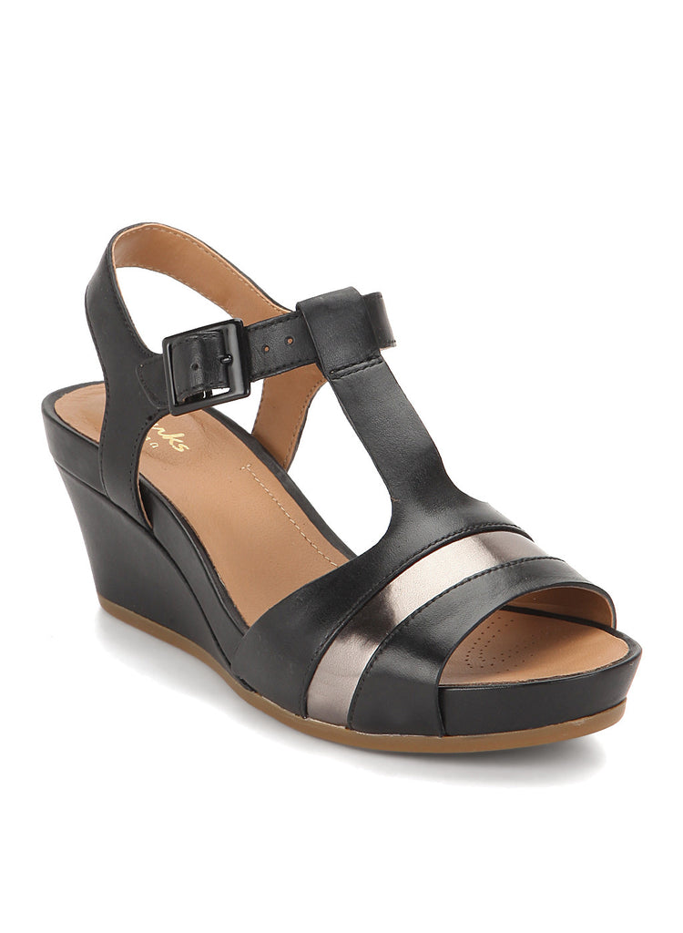 Rusty Rebel Tan Wedges