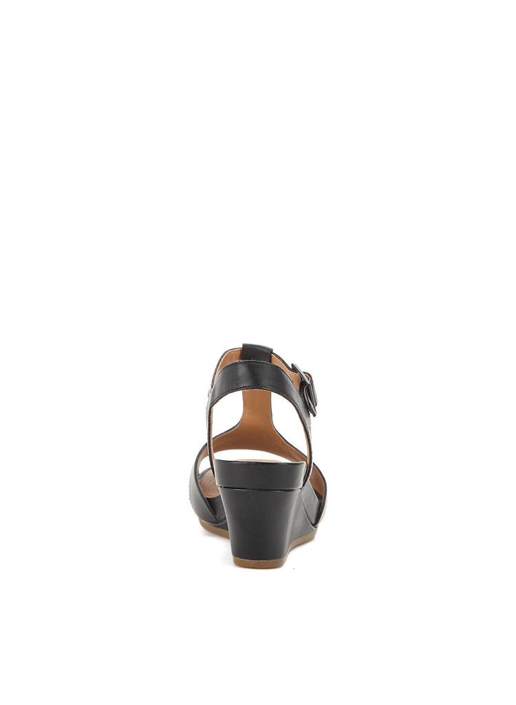 Rusty Rebel Tan Wedges