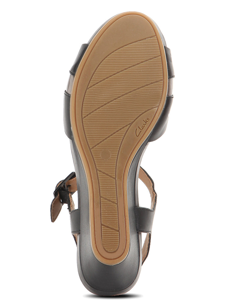 Rusty Rebel Tan Wedges