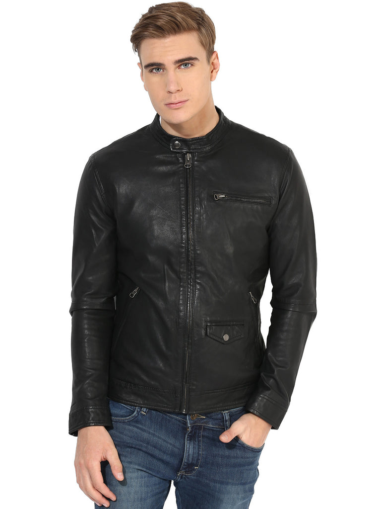 Schwarze Lederjacke